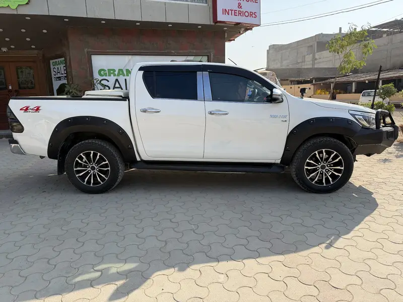 Toyota Hilux Revo G 2.8 2015