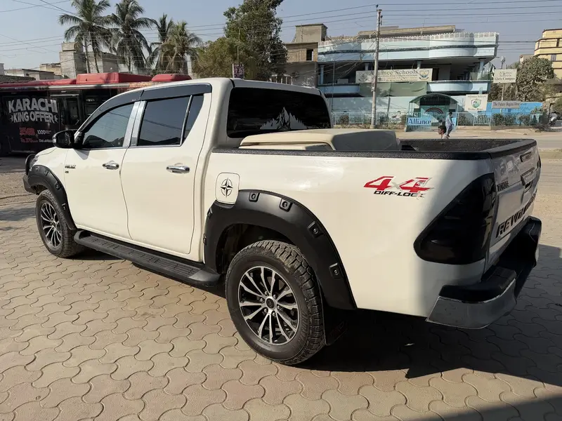 Toyota Hilux Revo G 2.8 2015
