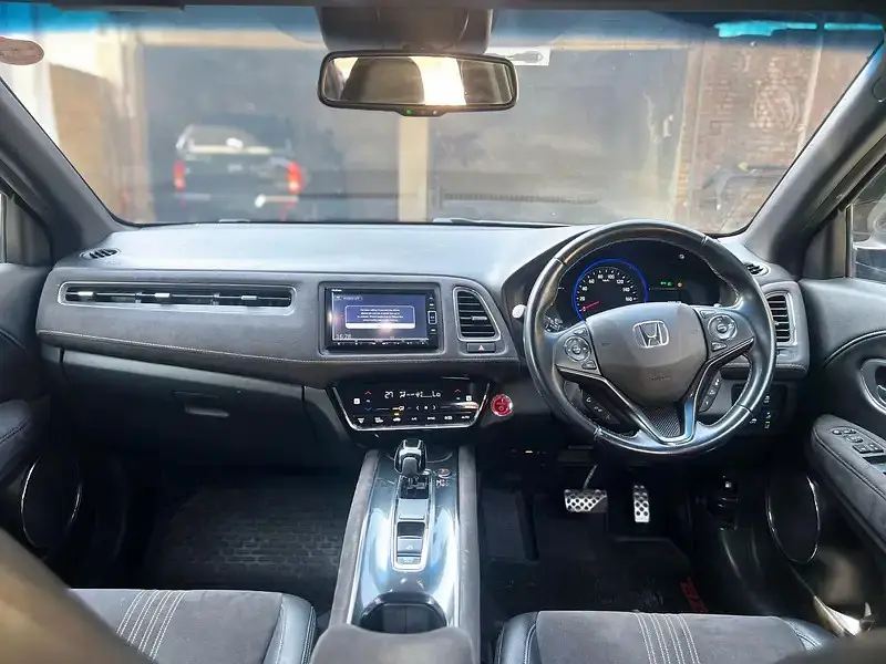 Honda Vezel Hybrid RS Honda Sensing 2019 /2024 ( Full Option )