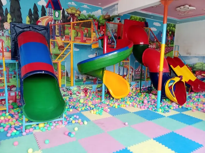 Jumping castle / token rides / slides / jhuly / games / park ride / ki