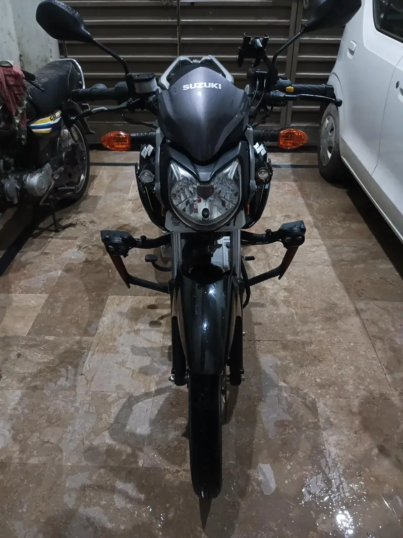 Suzuki GSX 125
