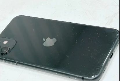 *iPhone 11 – 64GB | PTA Approved | Excellent Condition