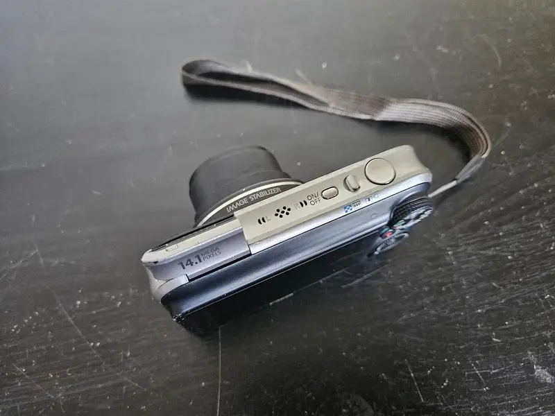 Canon PowerShot SX210 IS digital camera