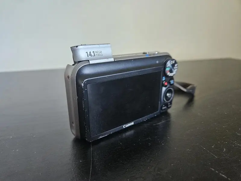 Canon PowerShot SX210 IS digital camera