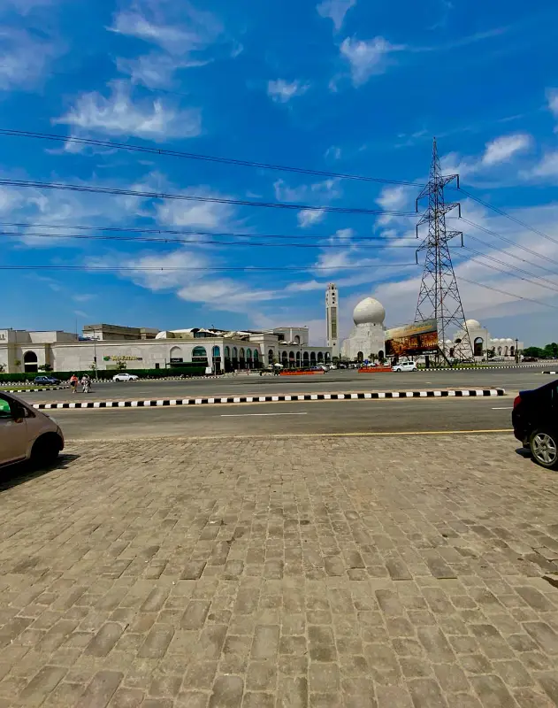 10 MARLA PLOT FOR SALE NEAR TO MAIN BOULEVARD