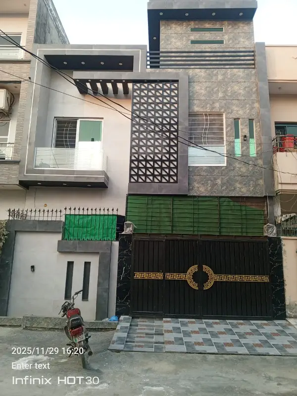 HOT LOCATED 5 MARLA BRAND NEW HOUSE