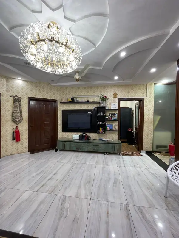 10 Marla Like-New House with 8kW Solar for Sale in Prime Location, Rafi Block Bahria Town Lahore