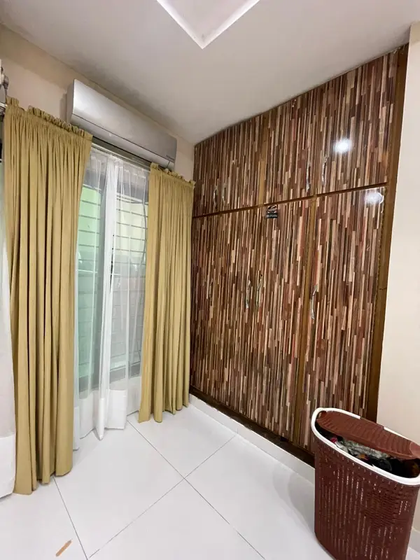 10 Marla Like-New House with 8kW Solar for Sale in Prime Location, Rafi Block Bahria Town Lahore