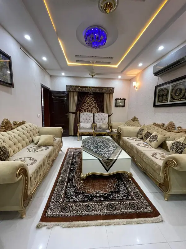 10 Marla Like-New House with 8kW Solar for Sale in Prime Location, Rafi Block Bahria Town Lahore