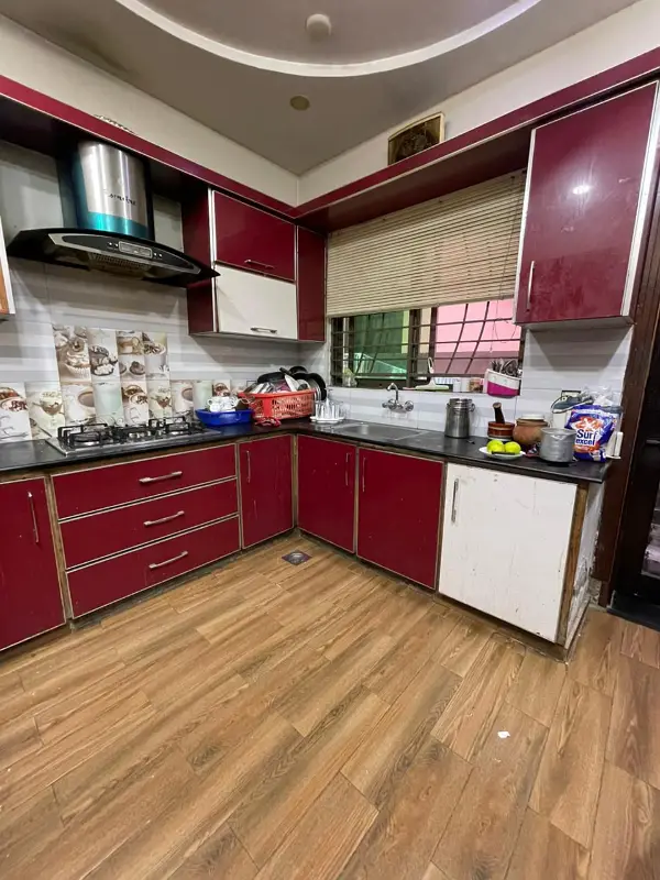 10 Marla Like-New House with 8kW Solar for Sale in Prime Location, Rafi Block Bahria Town Lahore