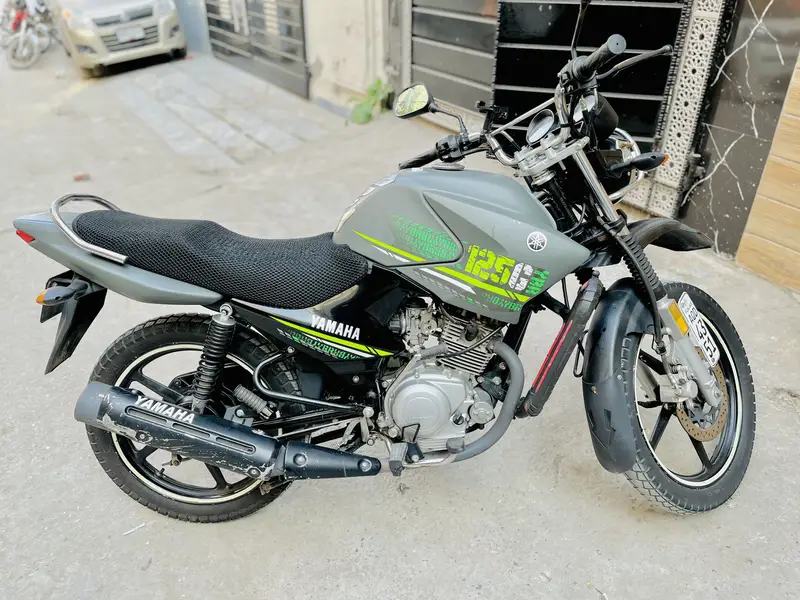 Yamaha Grey YBR125G urgent sale