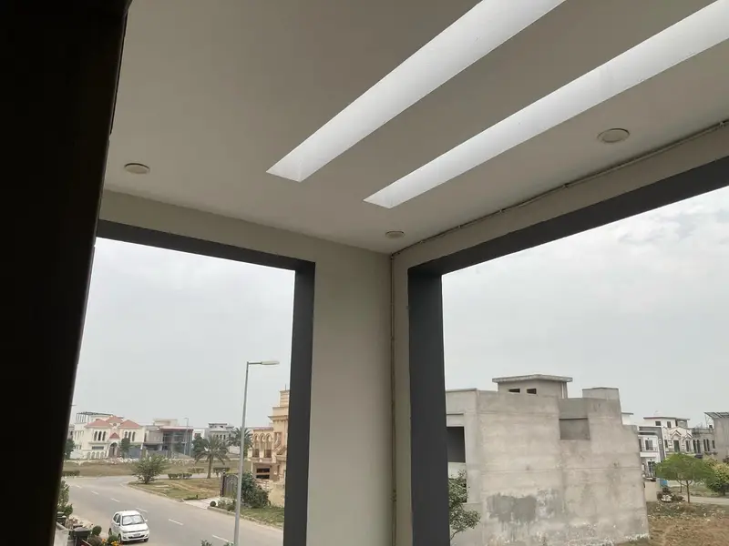 10 Marla Modern Quality Construct House For Sale! Block B 60' Road Most Prime Location.