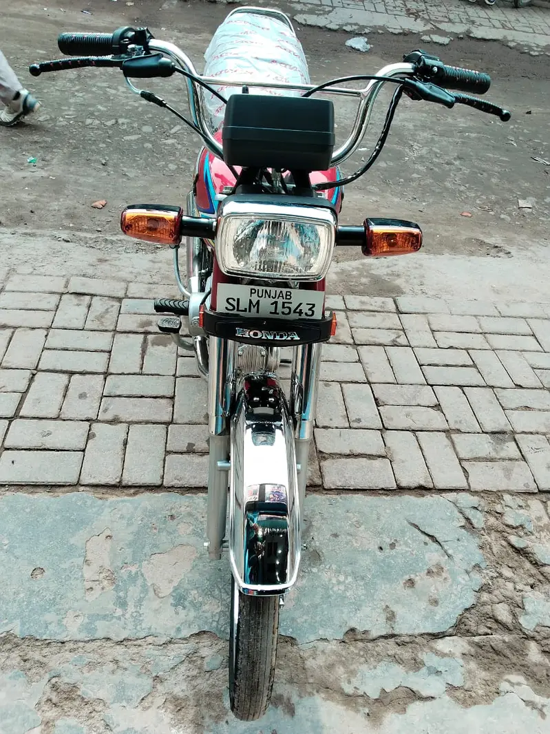 Honda CD 70 Model 2018 | 2019 Registered 14386 KMS Call 0305 - 2917690