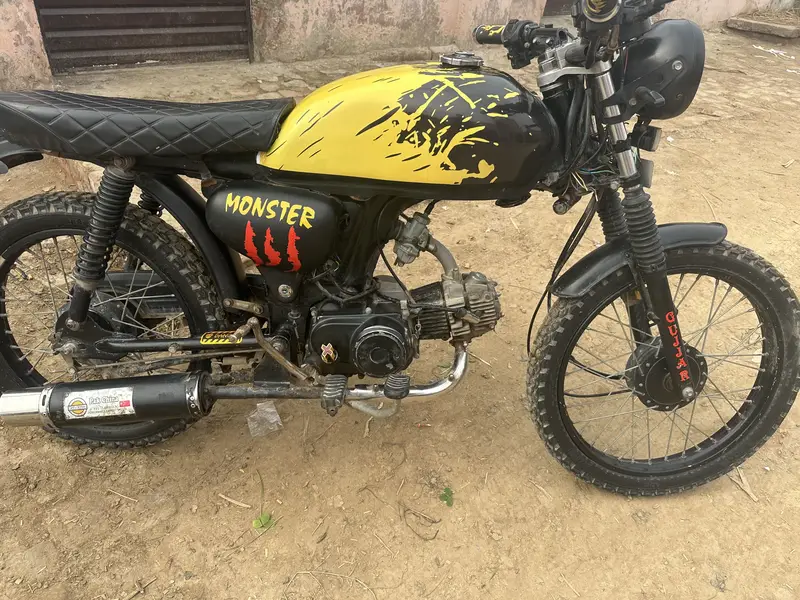 SD 70 converted to cafe racer