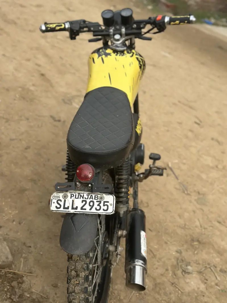 SD 70 converted to cafe racer