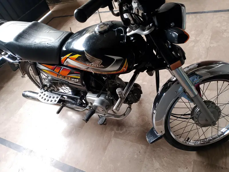 Honda CD 70 30000km used Whatsapp 03280576672