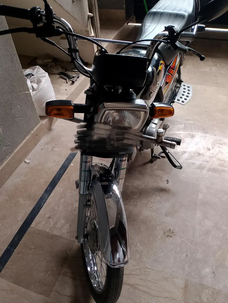 Honda CD 70 30000km used Whatsapp 03280576672