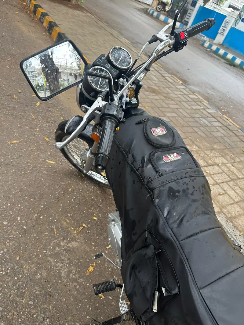 Suzuki GS 150 2025