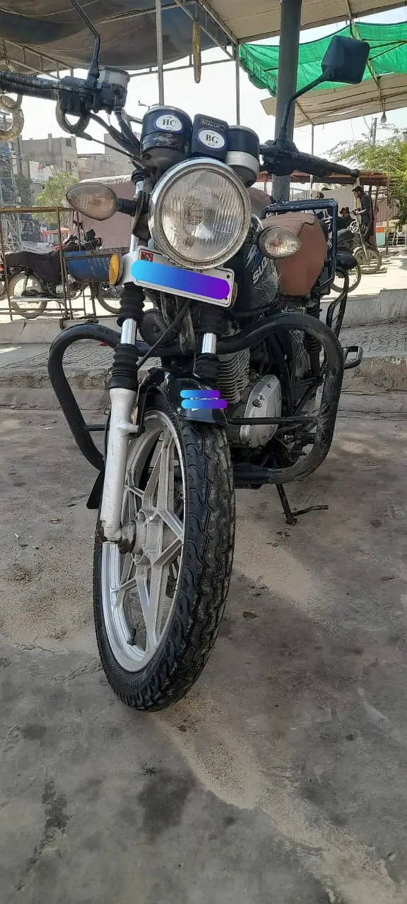 Suzuki GS 150 SE | Model 2017 | Excellent Condition |