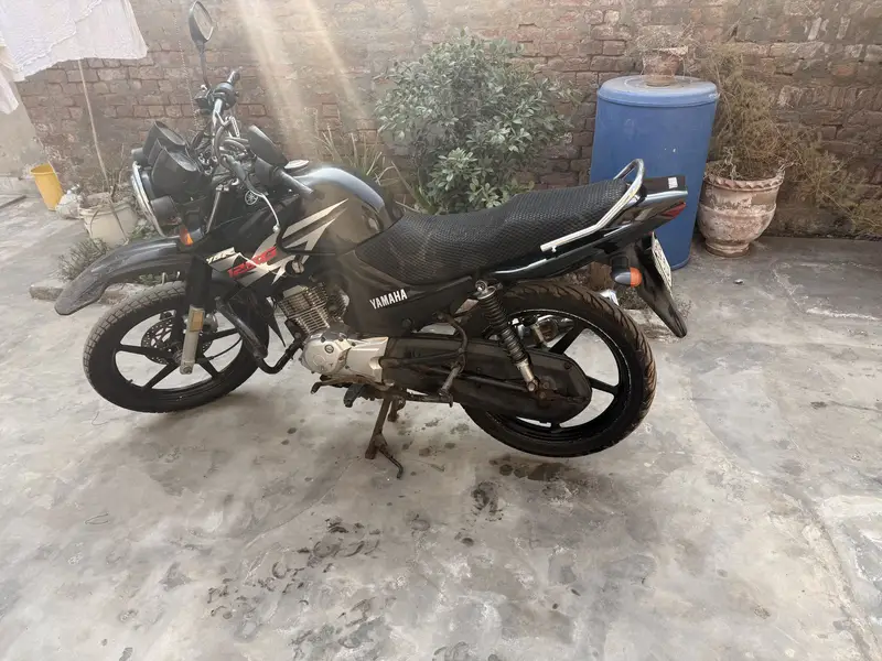 Yamaha YBR 125G 2016 Model - Totally Genuine - Urgent For Sale