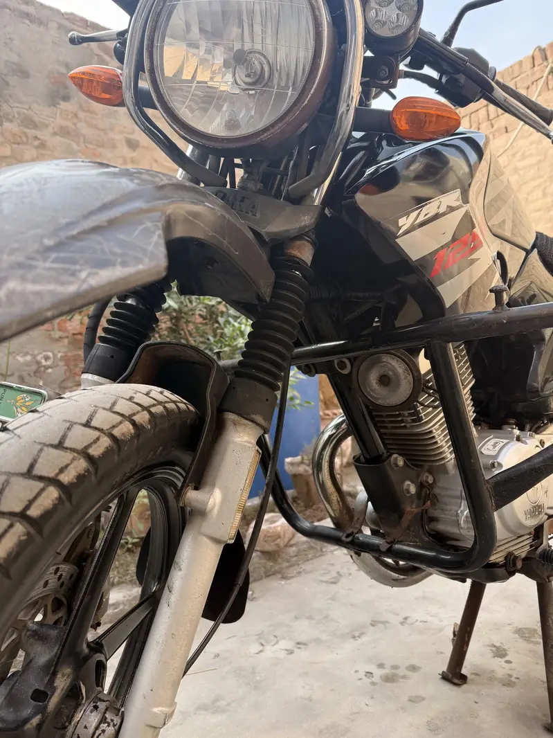 Yamaha YBR 125G 2016 Model - Totally Genuine - Urgent For Sale