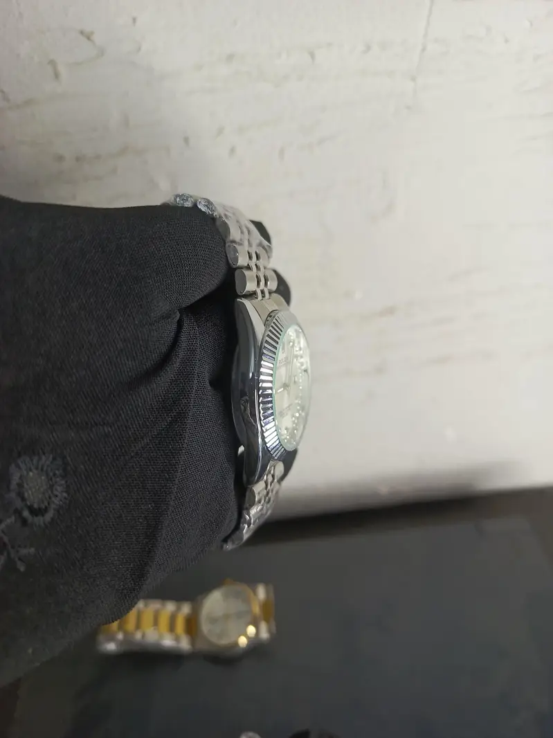 buy 1 get 1Aura watch free