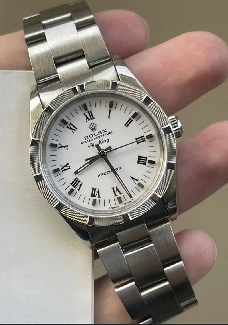 WATCH BUYER / Rolex Datejust Omega Speedmaster Cartier Santos Chopard