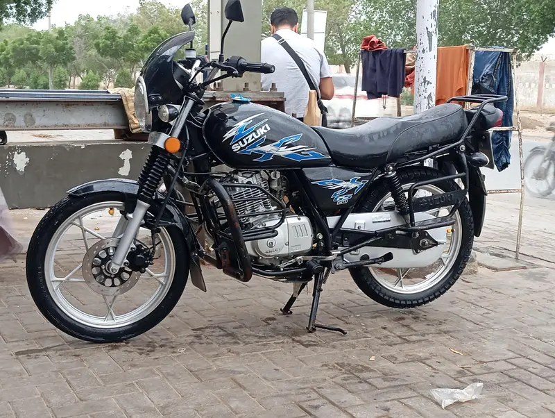Suzuki GS 150 SE | Model 2022 | Excellent Condition | Total Genuine
