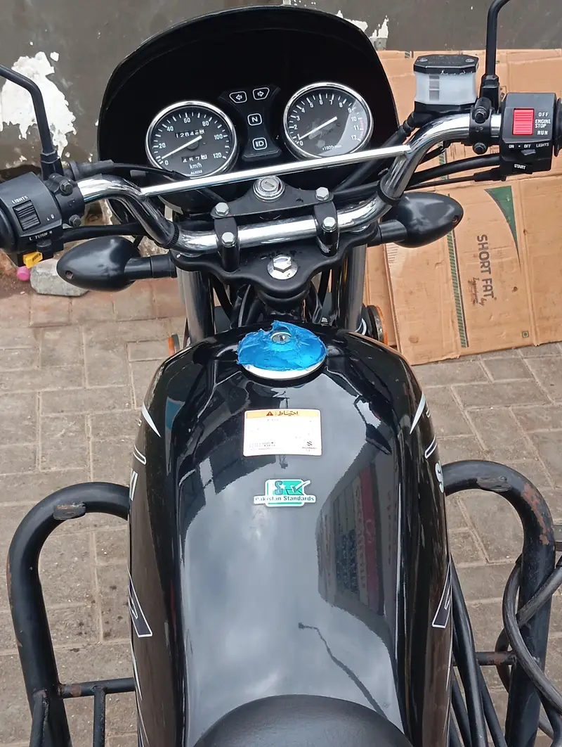 Suzuki GS 150 SE | Model 2022 | Excellent Condition | Total Genuine