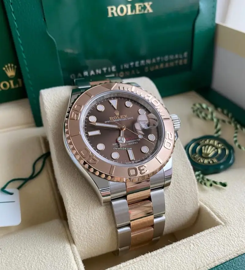 a Rolex Yacht-Master 40 in Oystersteel and Everose gold with a chocola