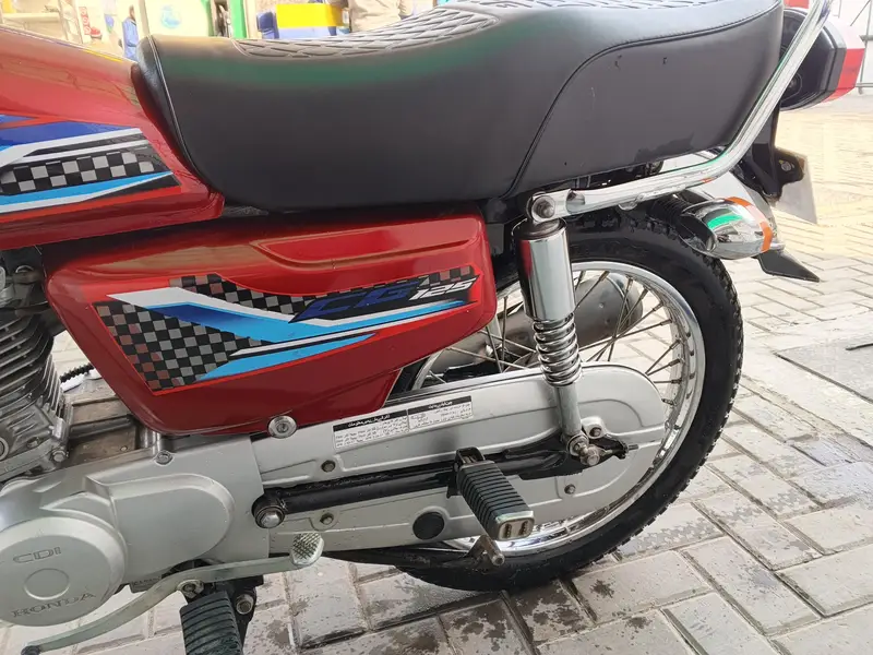 Honda 125 neat clean total Genuine