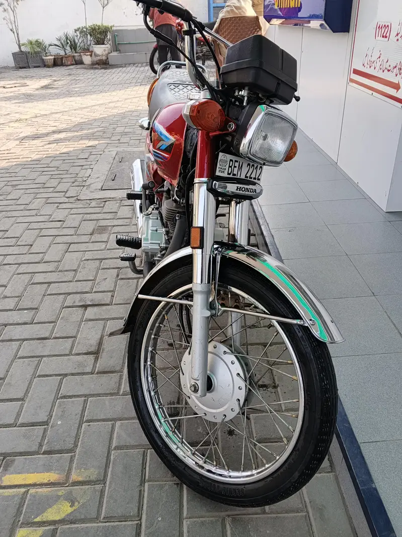 Honda 125 neat clean total Genuine