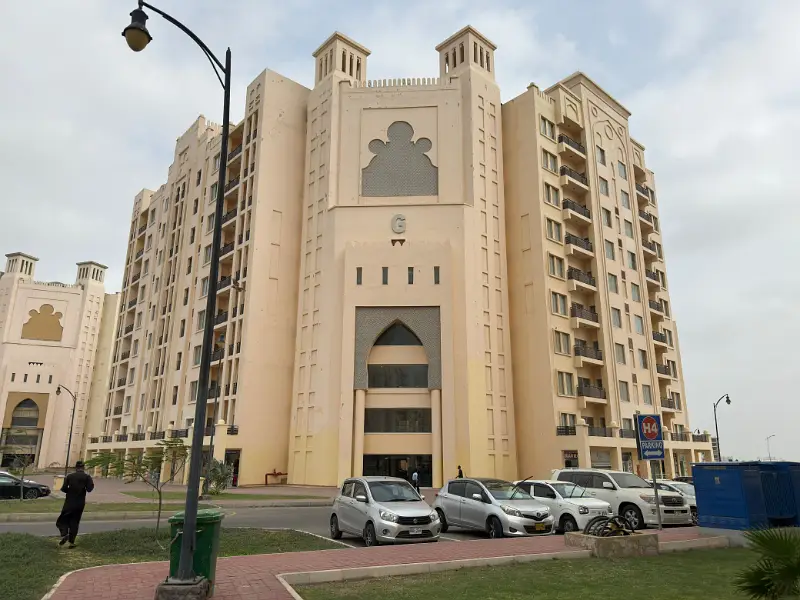 2-Bedroom Lounge Luxurious Apartment for Rent, 1,100 Sq Ft Outer Unit near Midway Bahria Town Karachi, with Park, Mosque, Gallery & Commercial Area nearby.