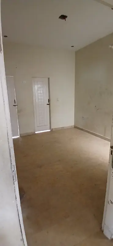 2 Bed Lounge For Rent Available