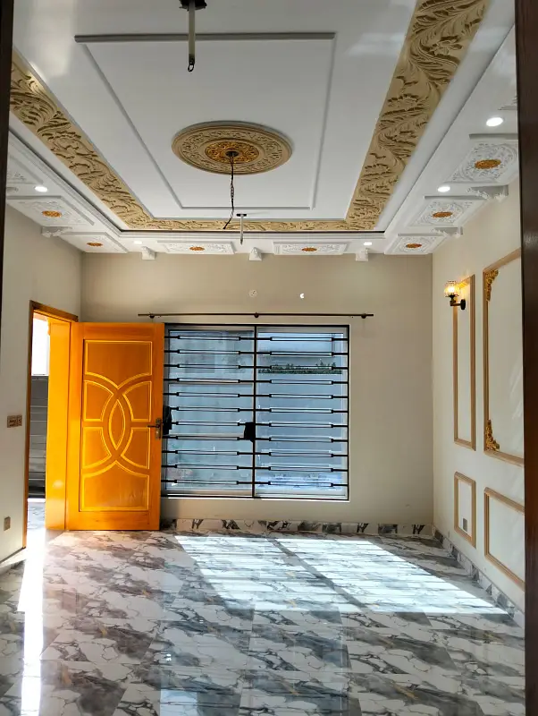 10 Marla Brand New Full House In LDA Avenue 1