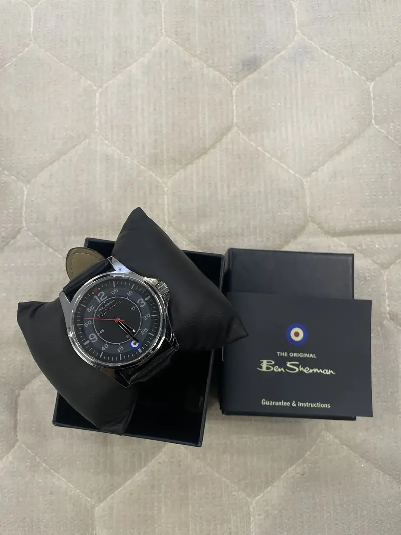 Ben Sherman [Leather Strap)