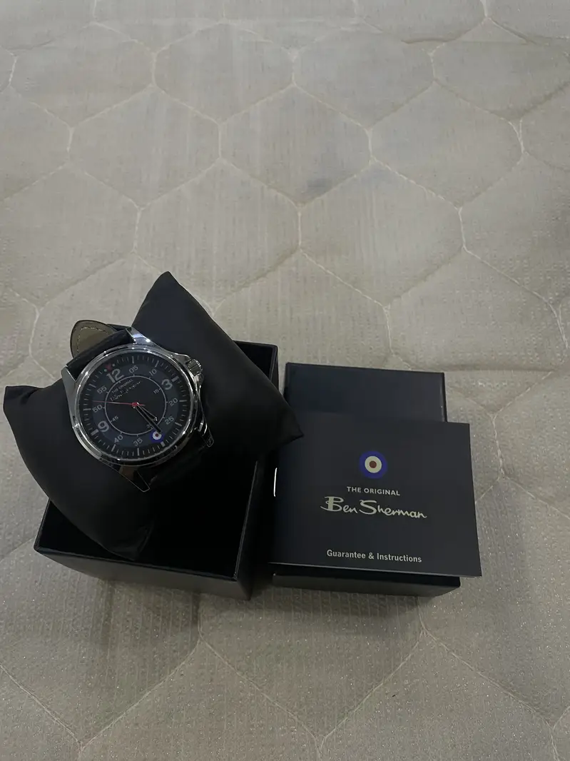 Ben Sherman [Leather Strap)