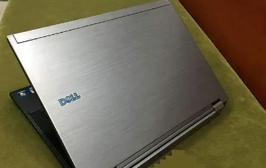 Dell core i7 laptop 500gb rom 4gb ram camera wifi DVD