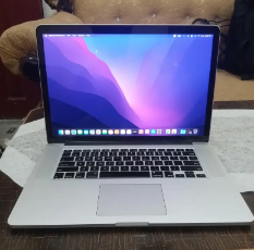 MacBook pro 2015 16gb 512gb 15.4 inch 2gb dedicated graphics card