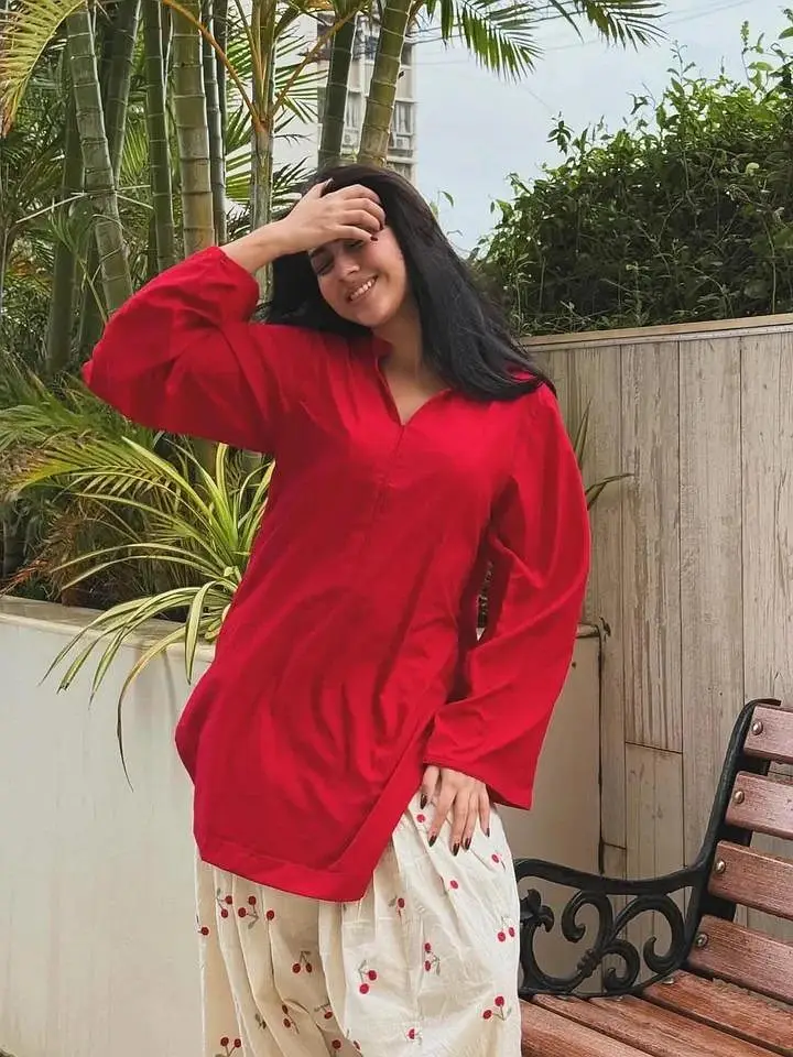 LAL PARI EMBROIDERD 2PC (Stitched suit)