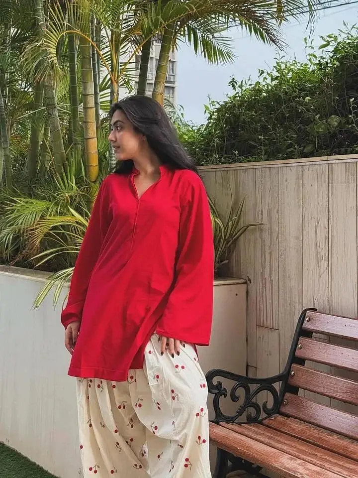 LAL PARI EMBROIDERD 2PC (Stitched suit)