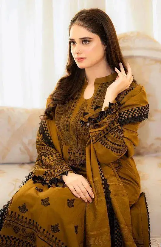 ladies dress / unstitched dress/ 2pc 3 pc suits/ winter collection