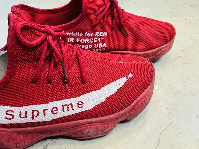 Orignal supreme sports shoes