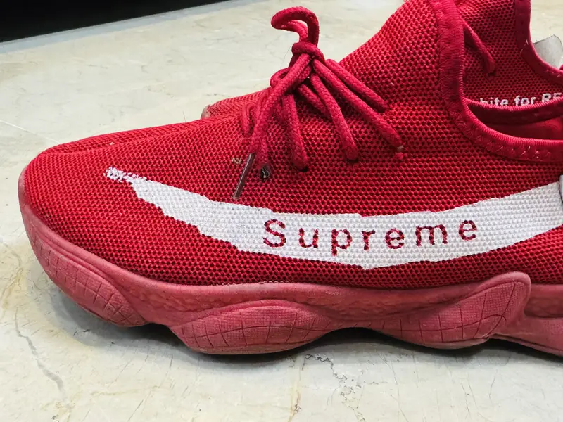 Orignal supreme sports shoes