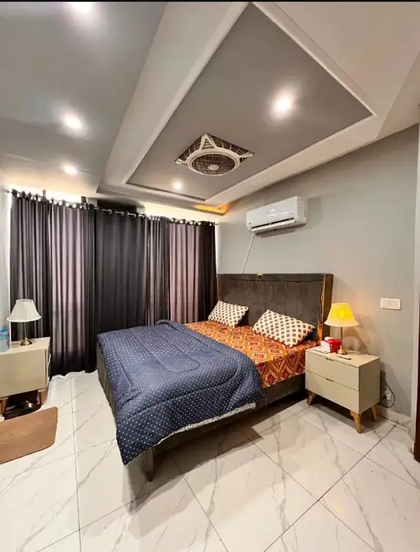 1 bedroom apartment available par day Empire Heights 2 phase 6