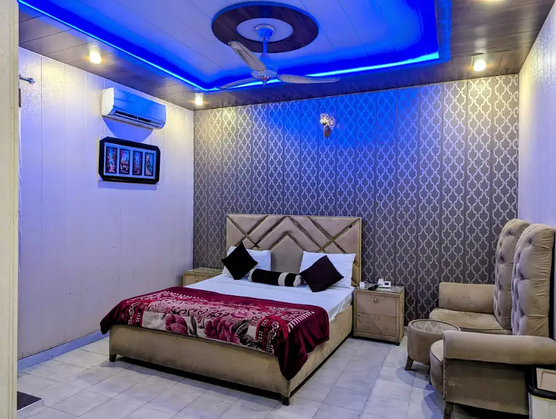 deluxe room | guest room | guest house | rooms available