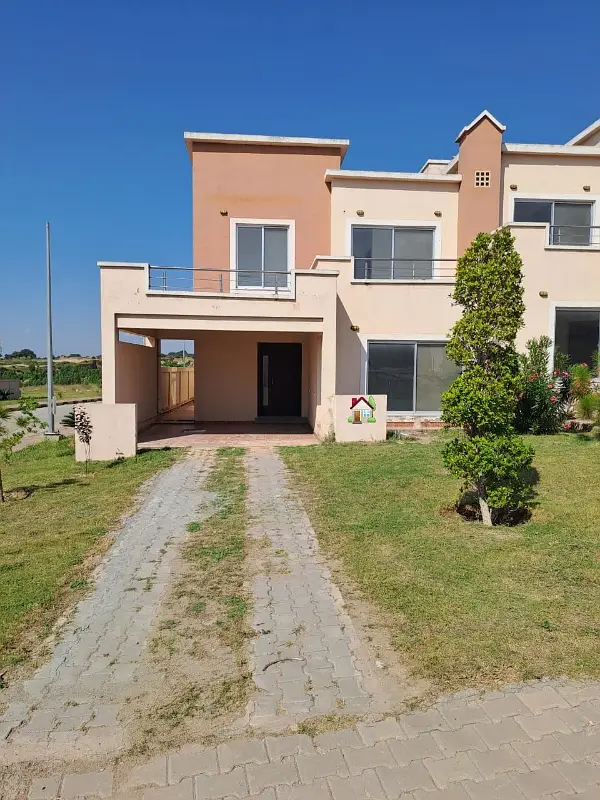 08 MARLA HOUSE AVAILABLE FOR RENT