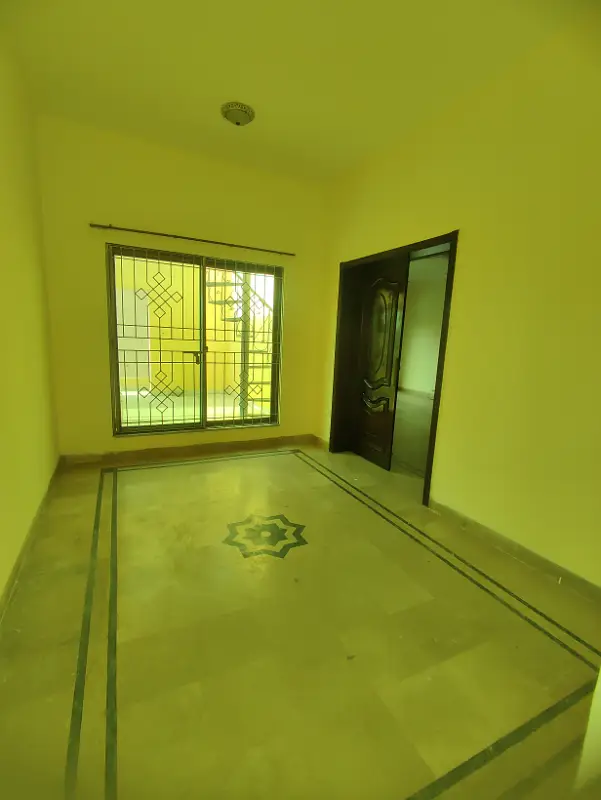 BEAUTIFULL UPPER PORTION FOR RENT IN DHA PHASE 4