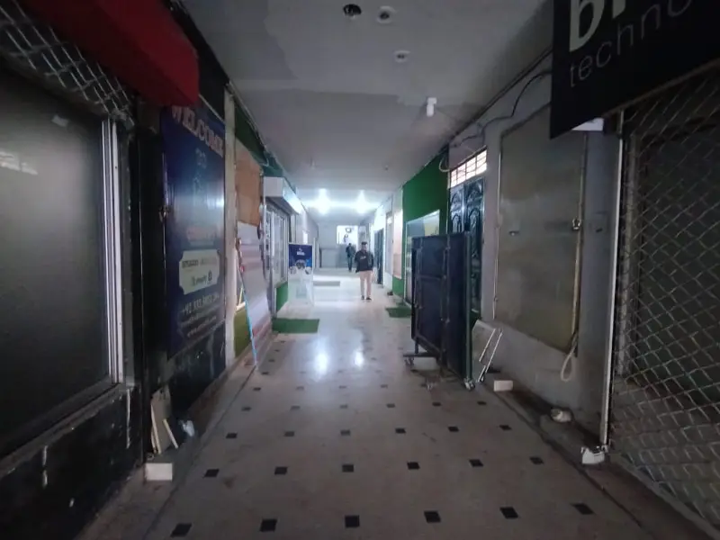 1000 Square Feet Office For rent In I-8