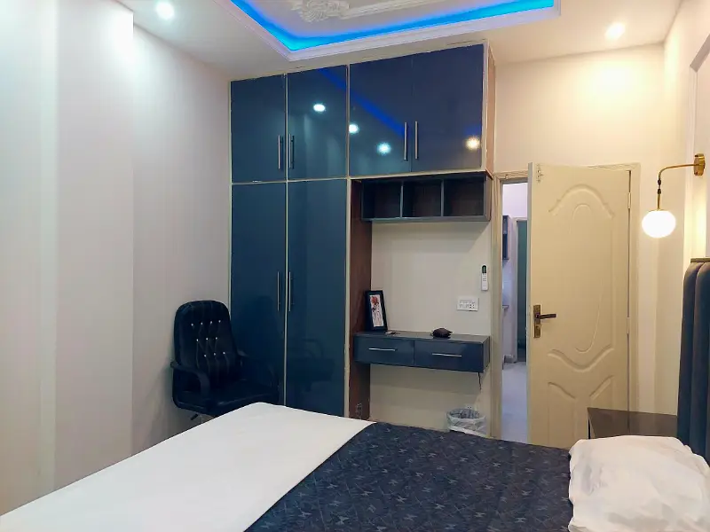 1BHK Fully Furnished Flat available For Rent In Block H-3 Johar Town Lahore